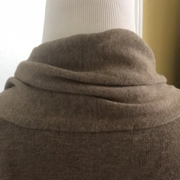 PETITE Taupe tunic length sweater. EUC - Picture 7 of 17
